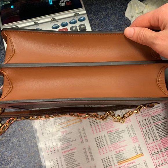 Louis Vuitton - Picture 6 of 7